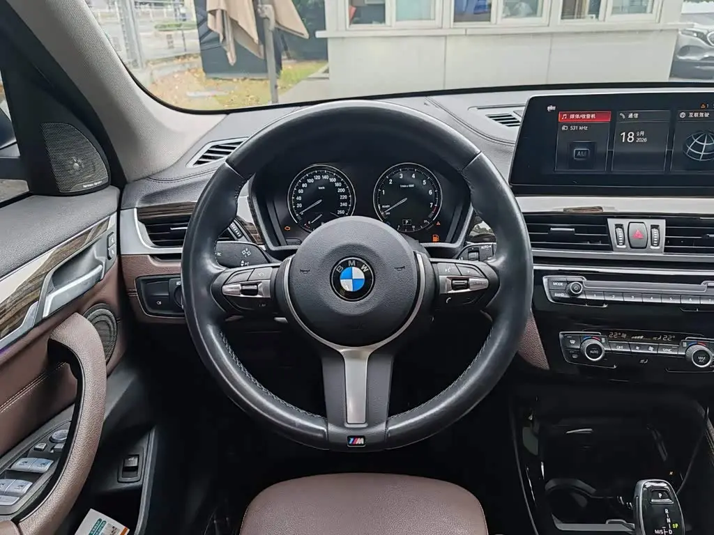 BMW X1 2022 — Фото 13/16