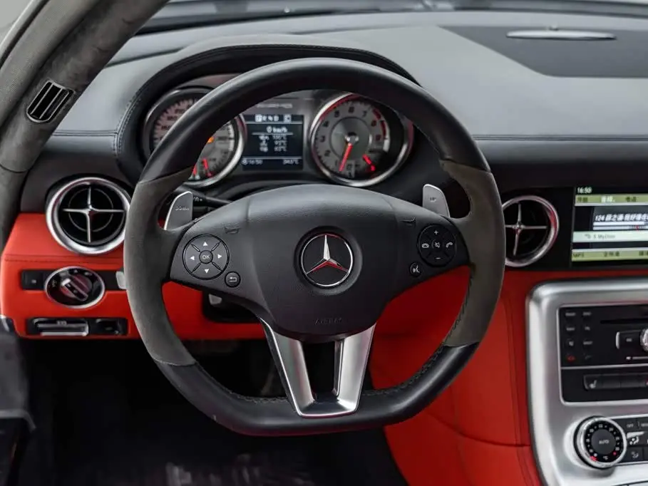 Mercedes-Benz SLS AMG 2016 — Фото 16/20