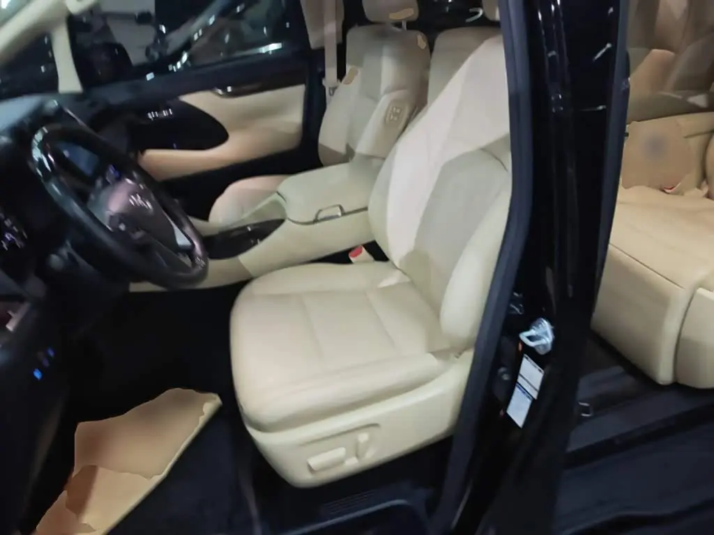 Toyota Alphard 2021 — Photo 15/20