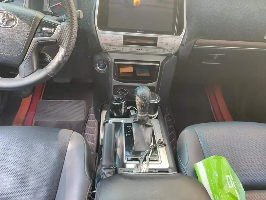 Toyota Prado 2019 — Photo 16/16