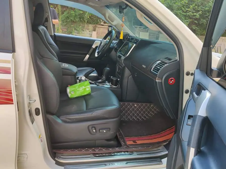 Toyota Prado 2019 — Photo 8/16