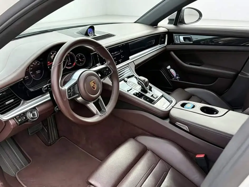 Porsche Panamera 2018 — Фото 4/9