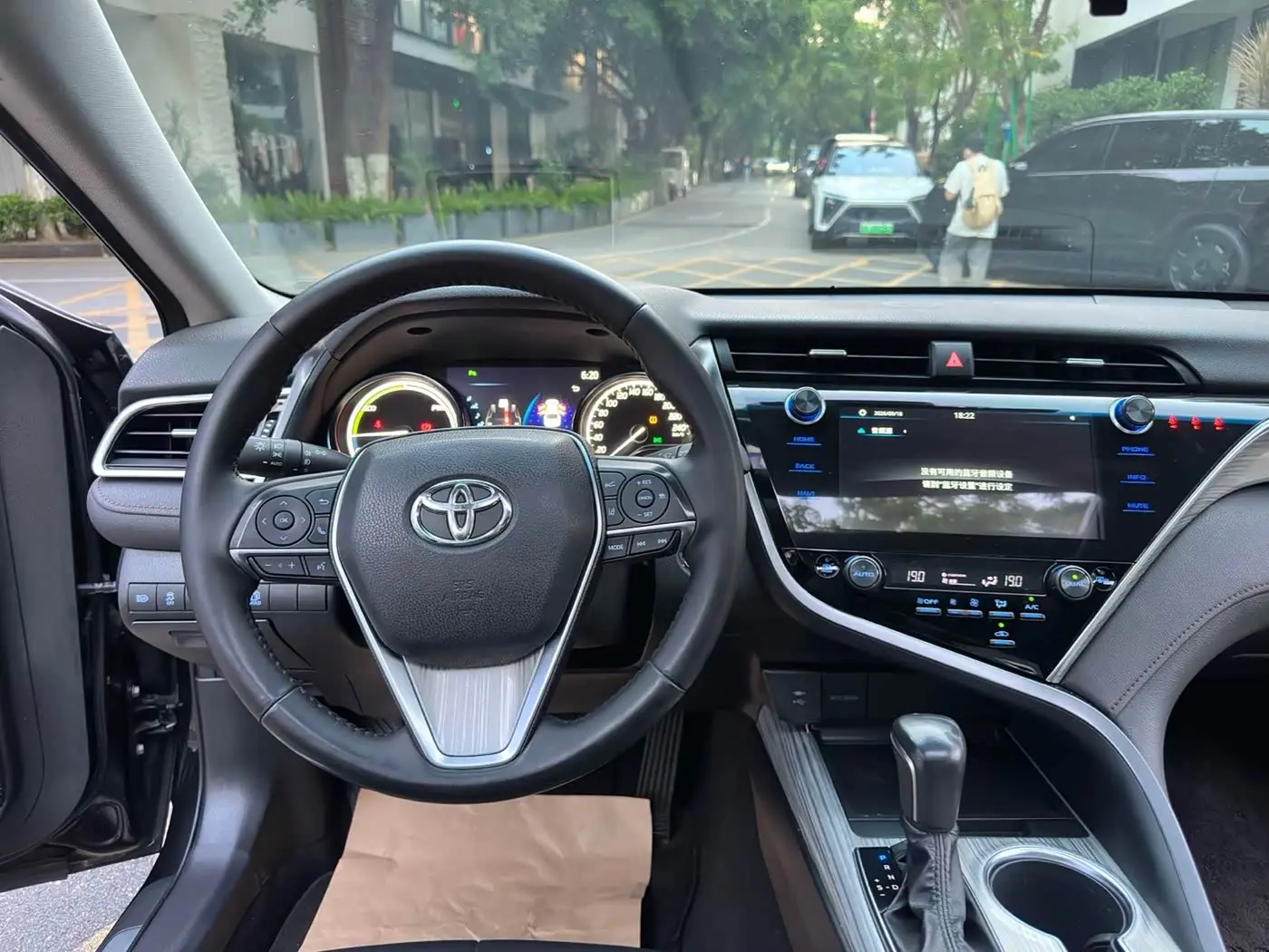 Toyota Camry 2020 — Photo 12/15