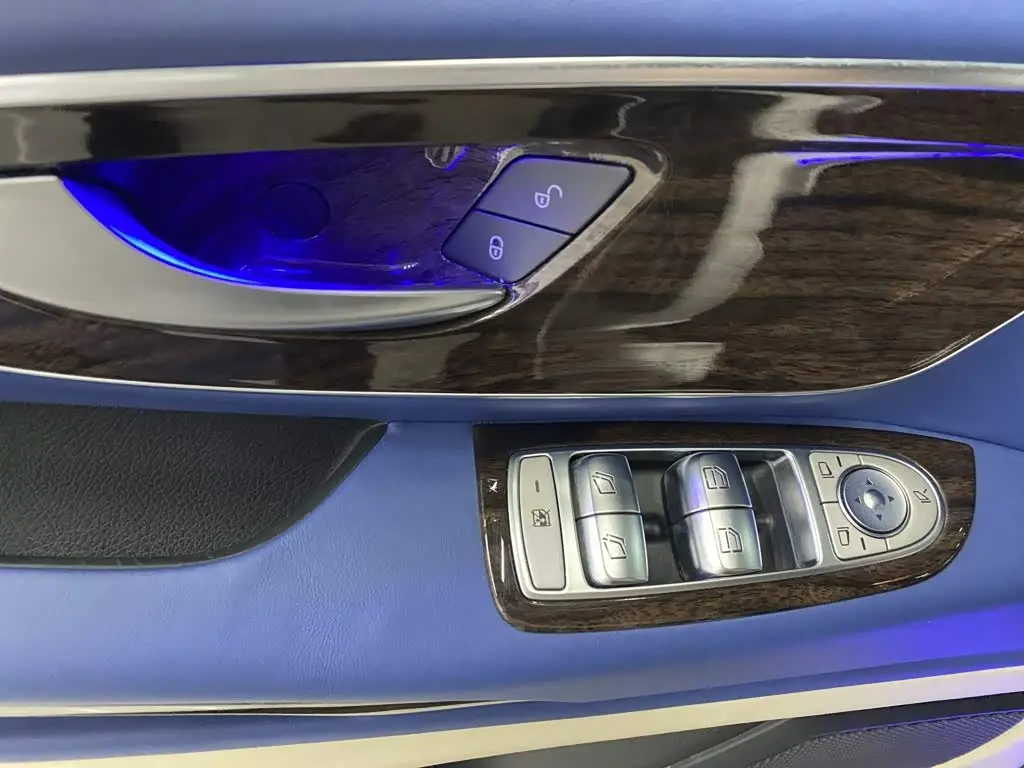 Mercedes-Benz Vito 2022 — Photo 2/20