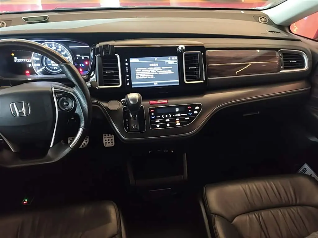 Honda Elysion 2017 — Фото 13/20