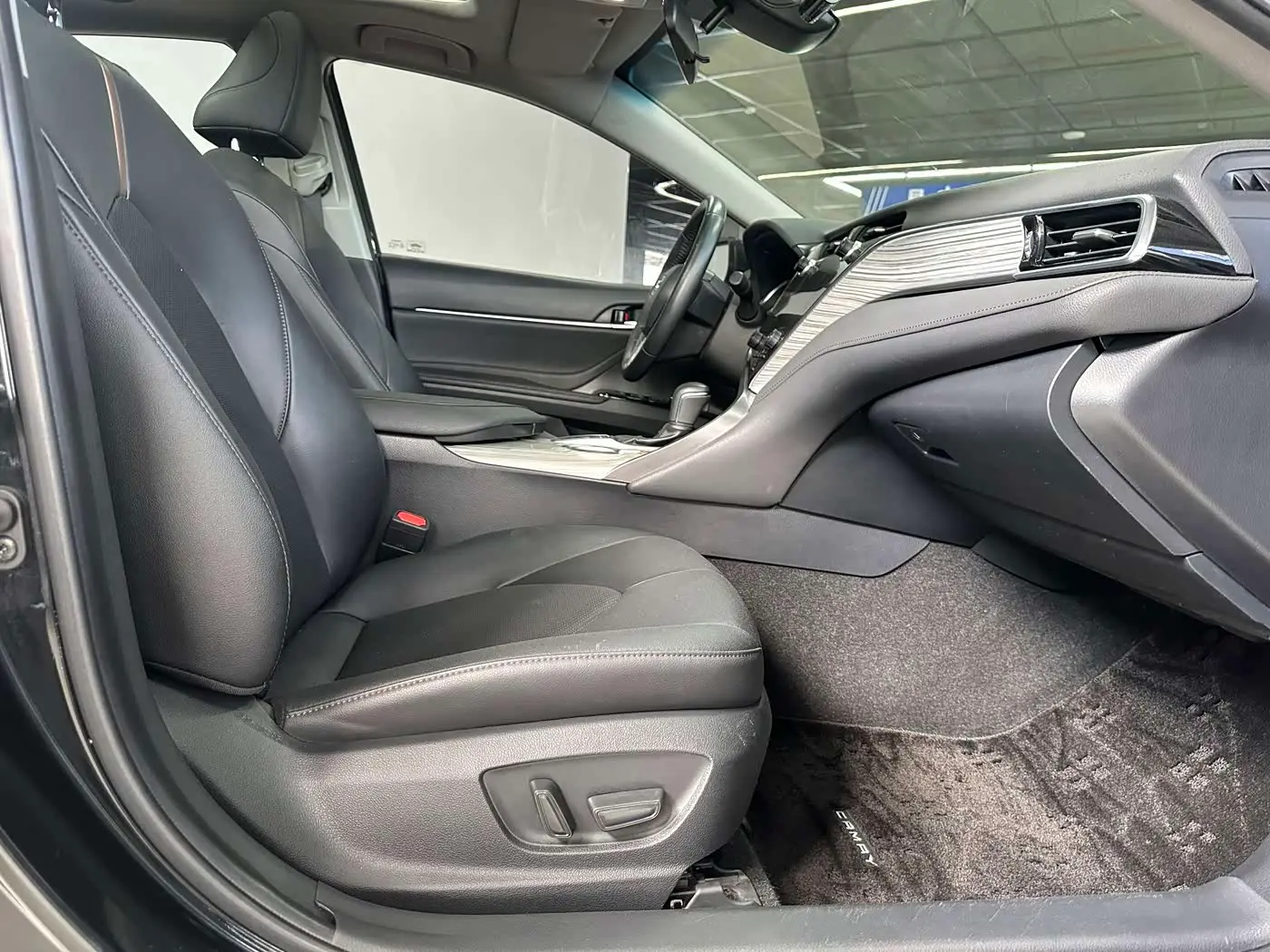 Toyota Camry 2020 — Photo 11/16
