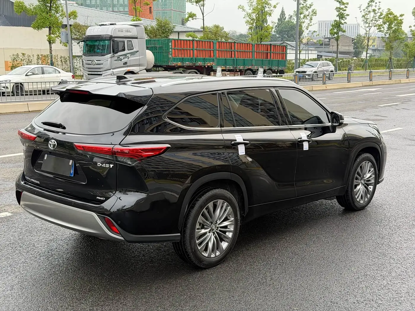 Toyota Highlander 2023 — Şəkil 18/18