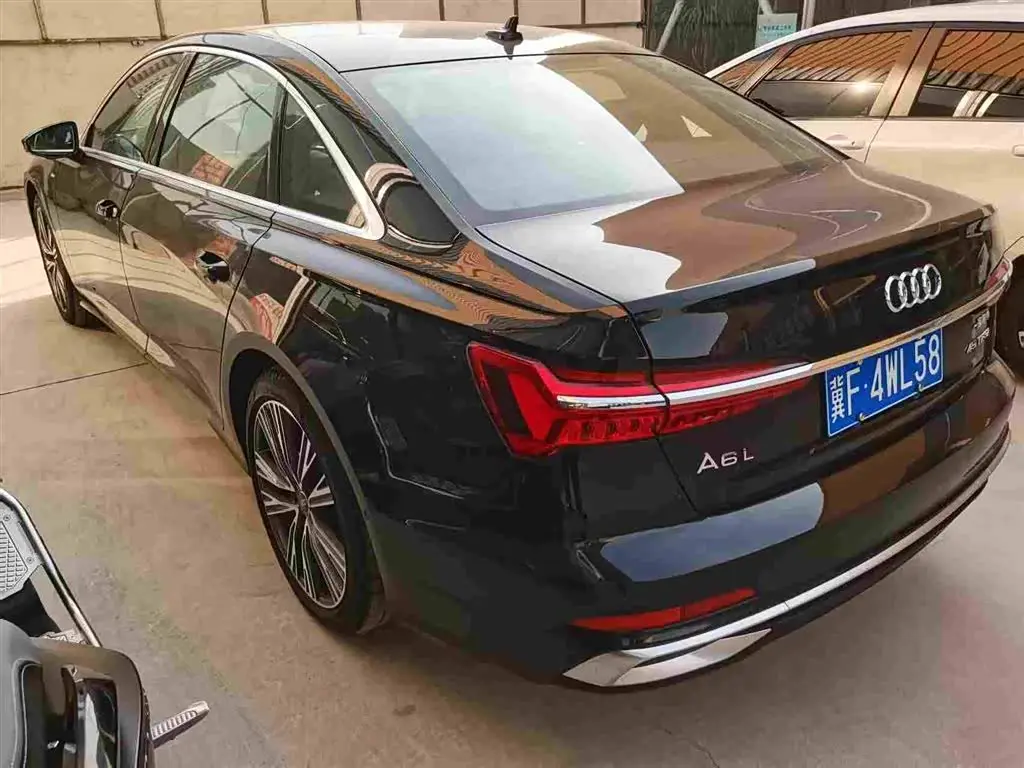 Audi A6L 2025 — ფოტო 2/5