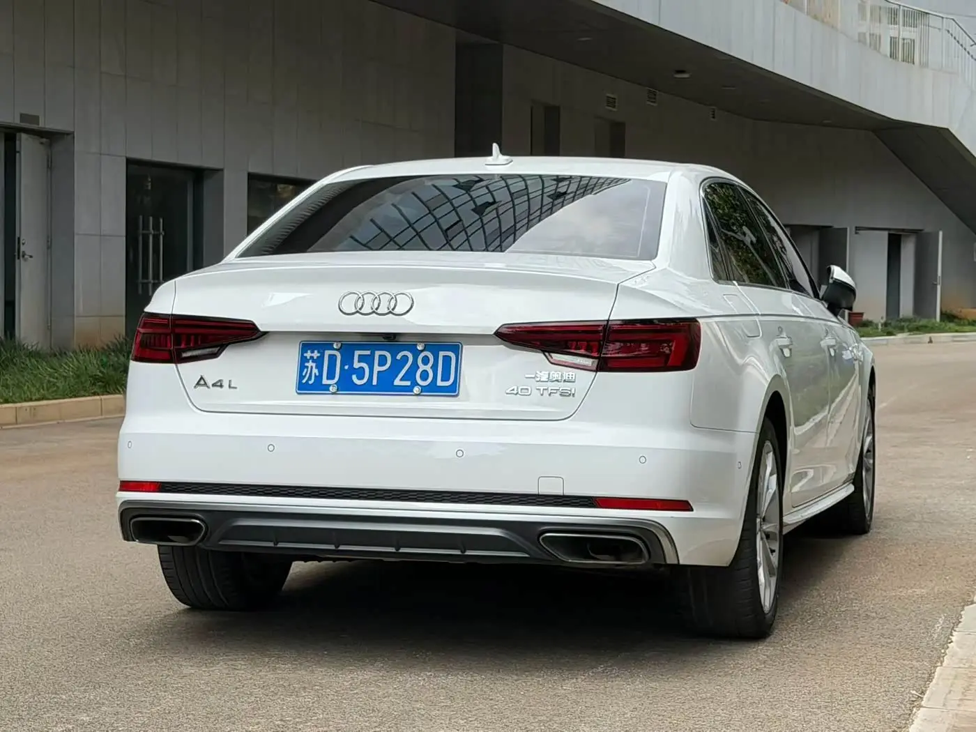 Audi A4L 2019 — Фото 7/9