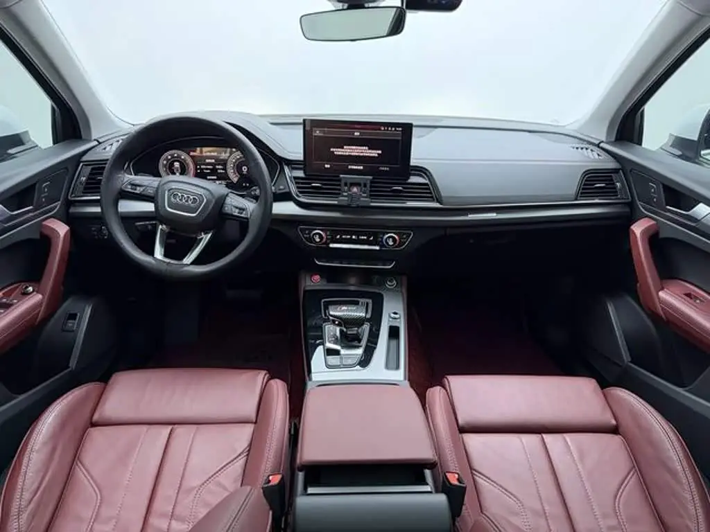 Audi Q5L 2023 — Фото 6/20
