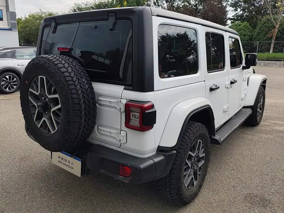 Jeep Wrangler 2023 — Фото 3/16