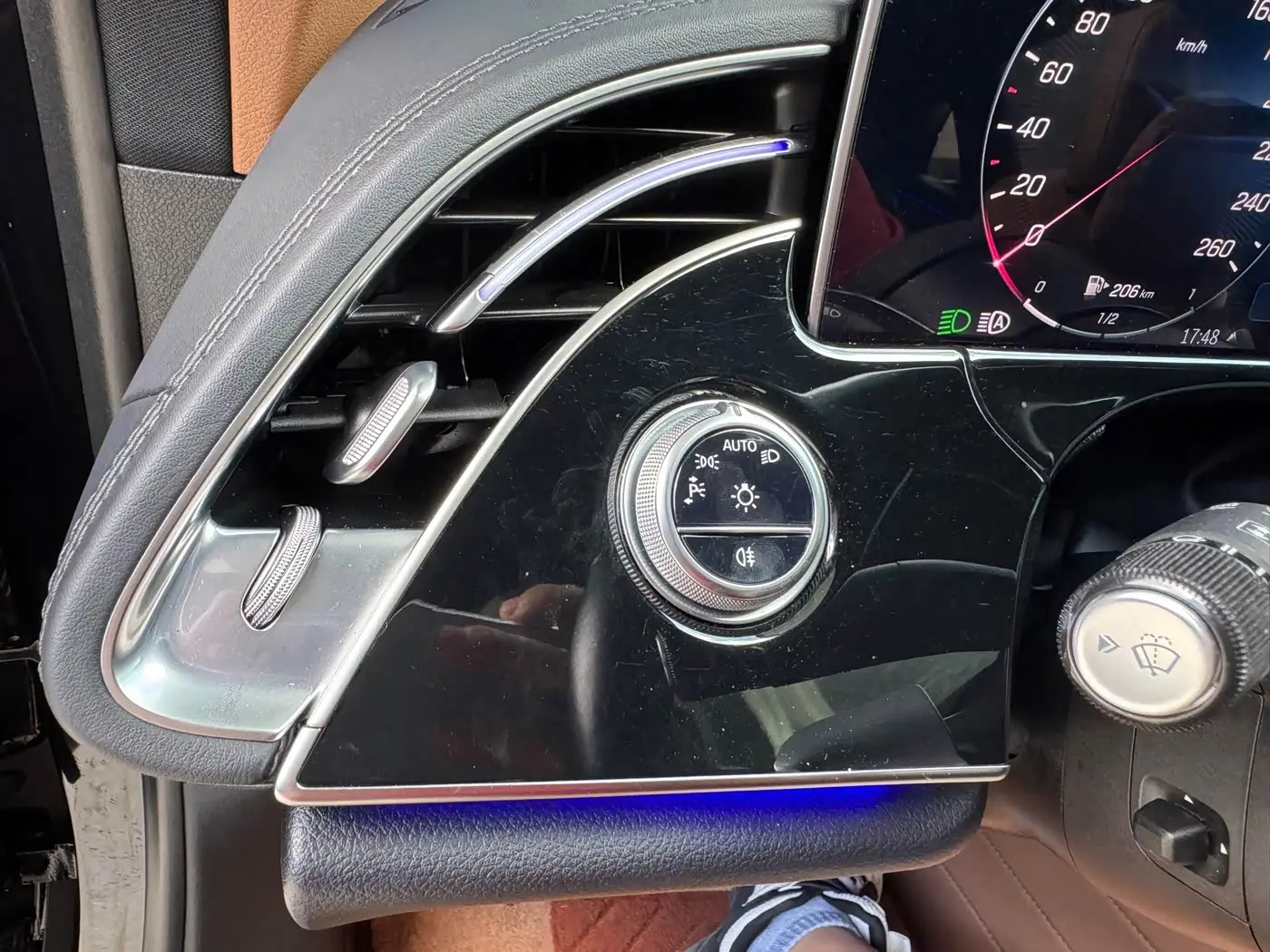 Mercedes-Benz E-Class 2024 — Фото 15/20
