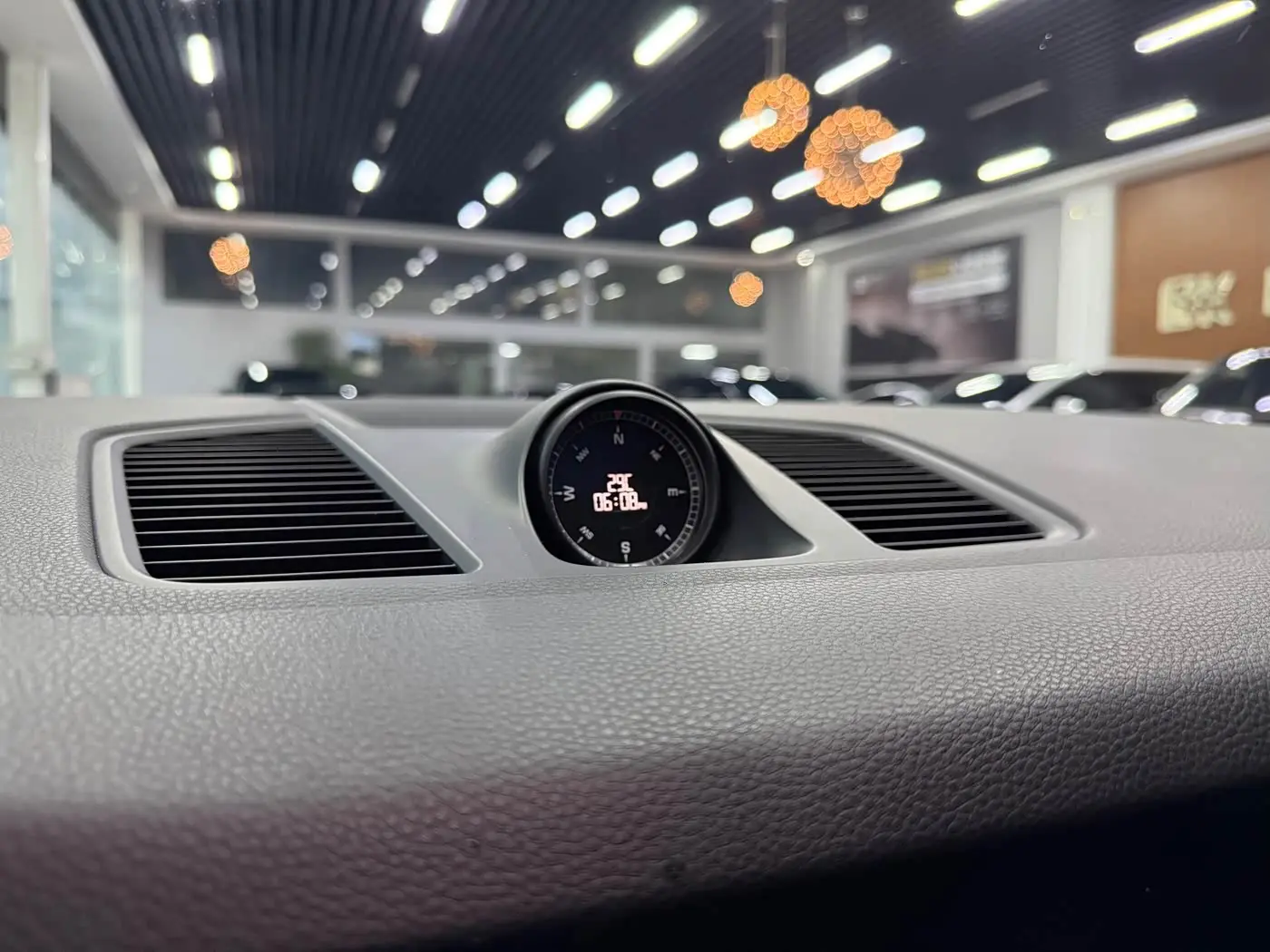 Porsche Cayenne 2019 — Photo 20/20