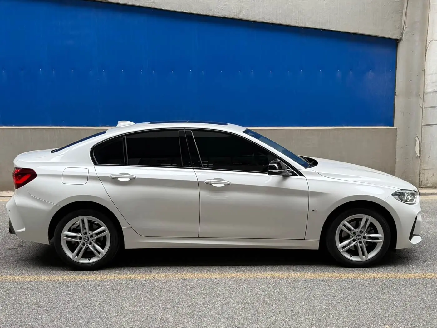 BMW 1 Series 2023 — Photo 7/20