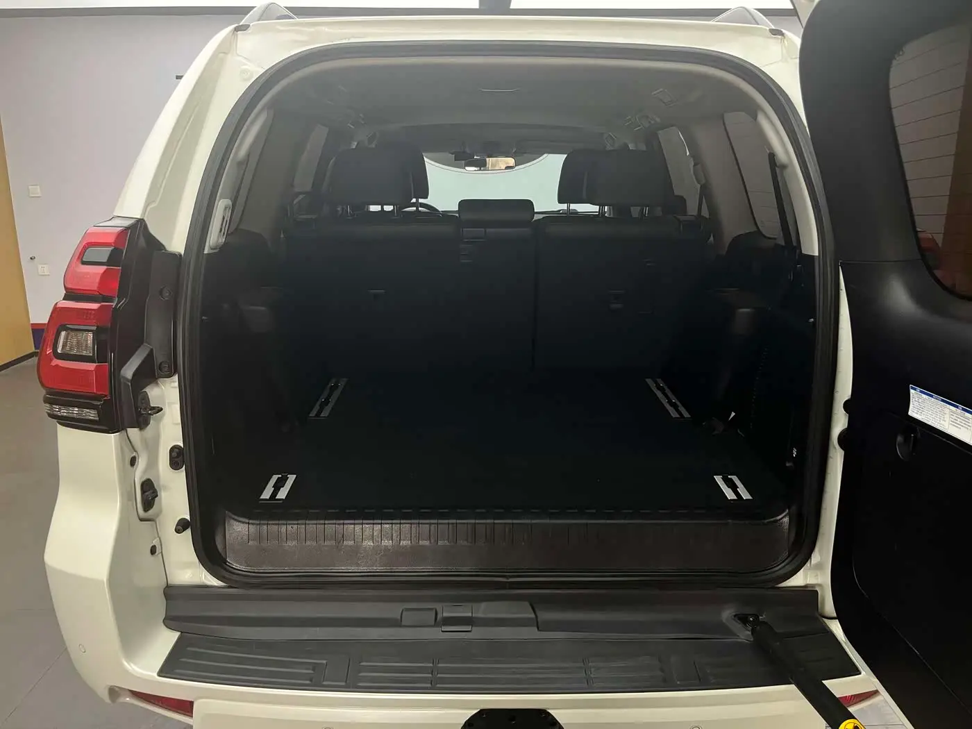 Toyota Prado 2018 — Photo 14/20