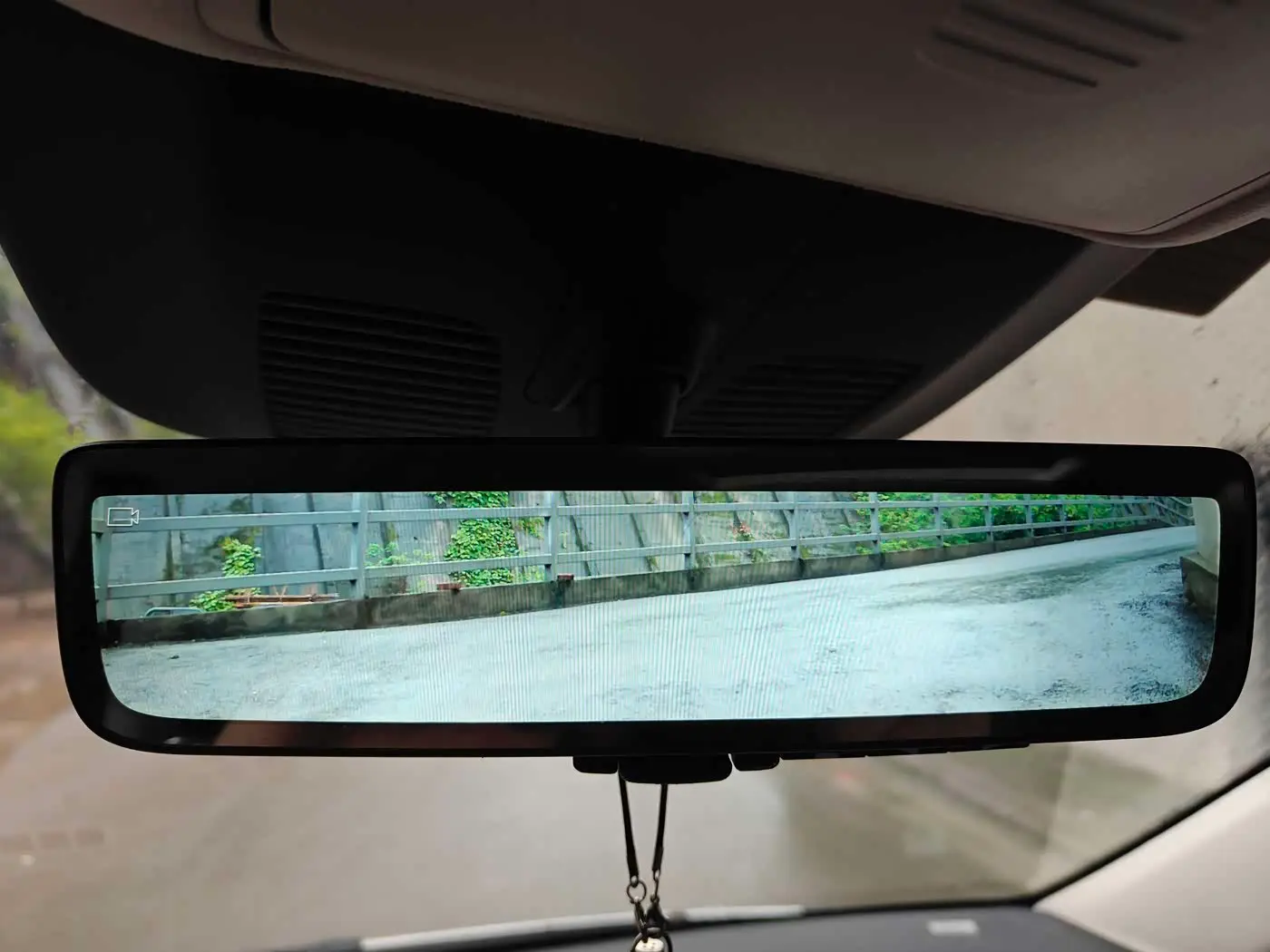 Mercedes-Benz V-Class 2023 — Photo 13/20