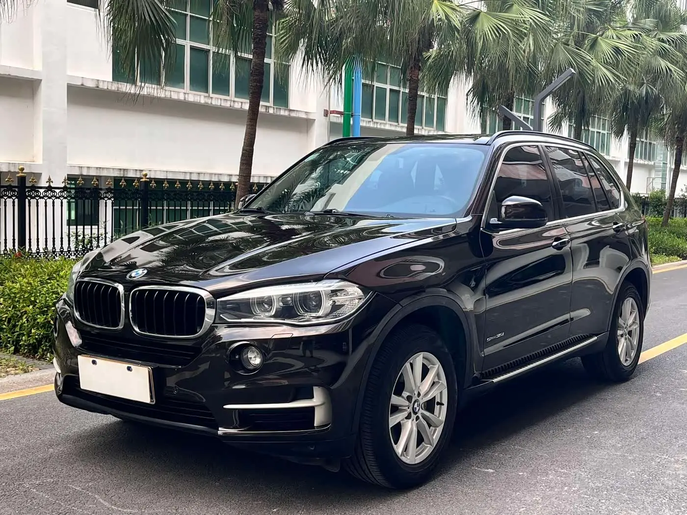 BMW X5 2016 — Фото 1/19
