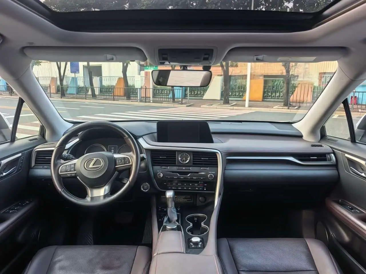 Lexus RX 2017 — Photo 5/9
