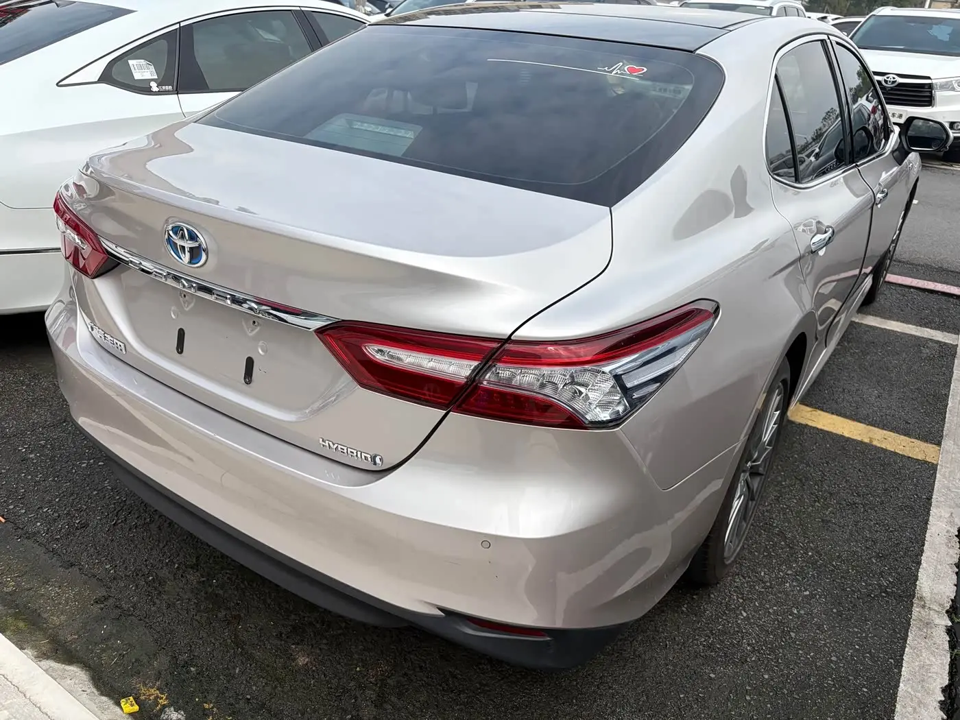 Toyota Camry 2019 — Photo 16/16