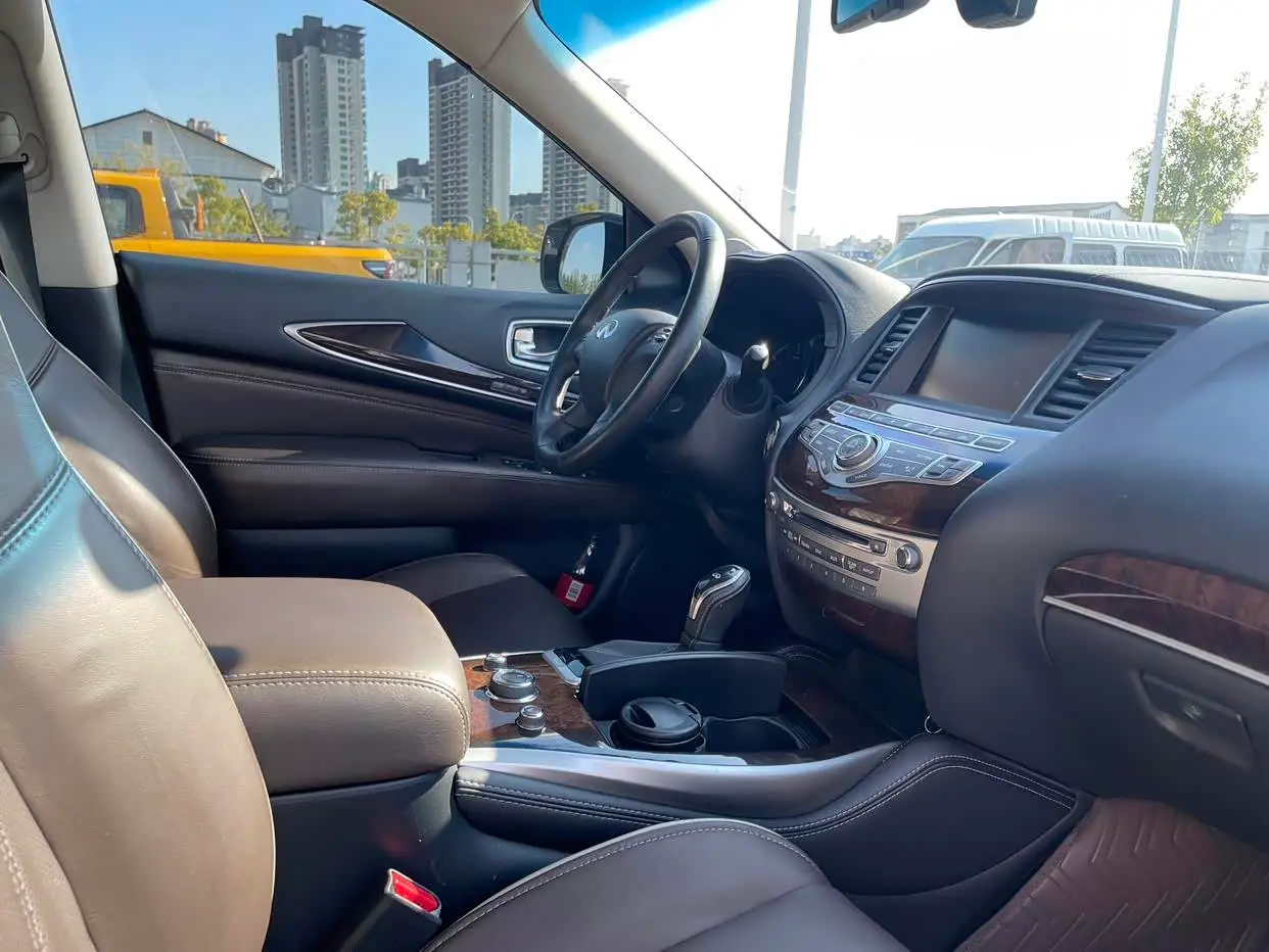 Infiniti QX60 2018 — Photo 9/20