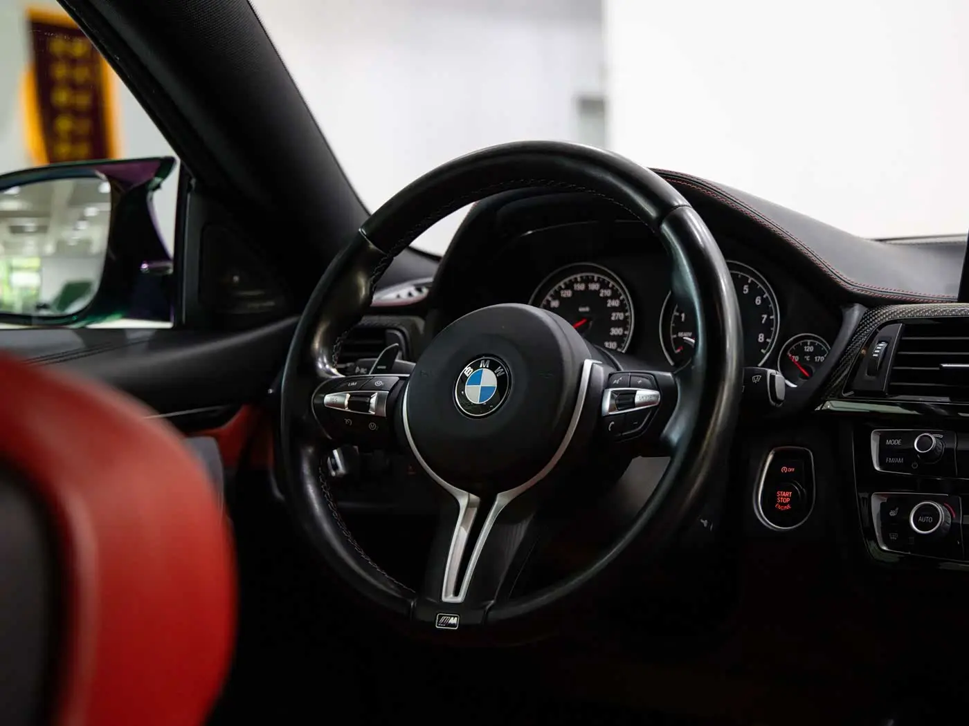 BMW M4 2016 — Фото 12/14