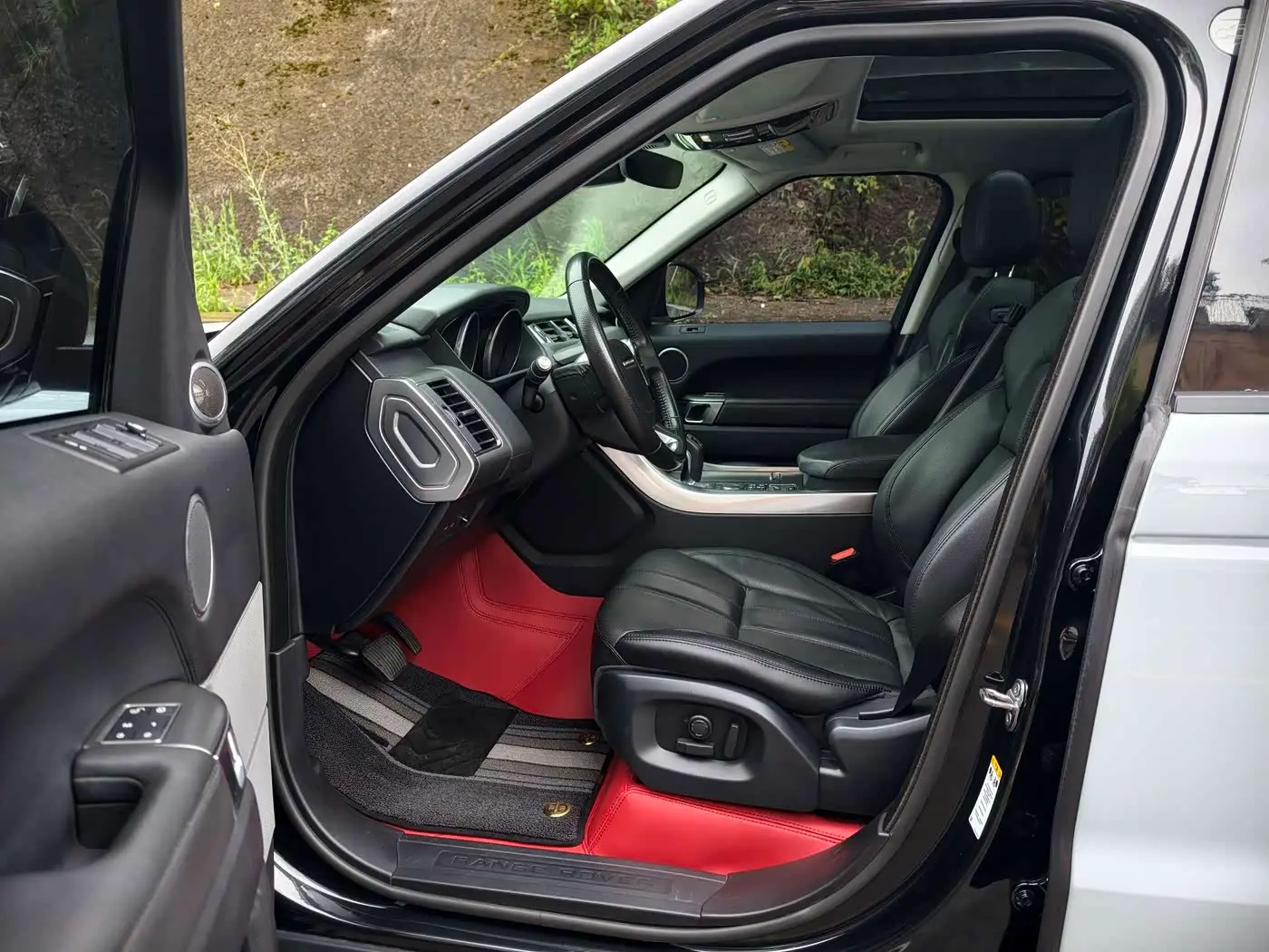 Land Rover Range Rover Sport 2018 — Photo 8/17