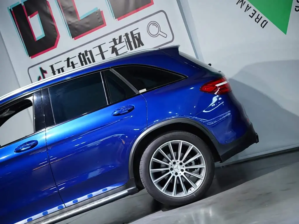 Mercedes-Benz GLC AMG 2019 — Photo 9/20