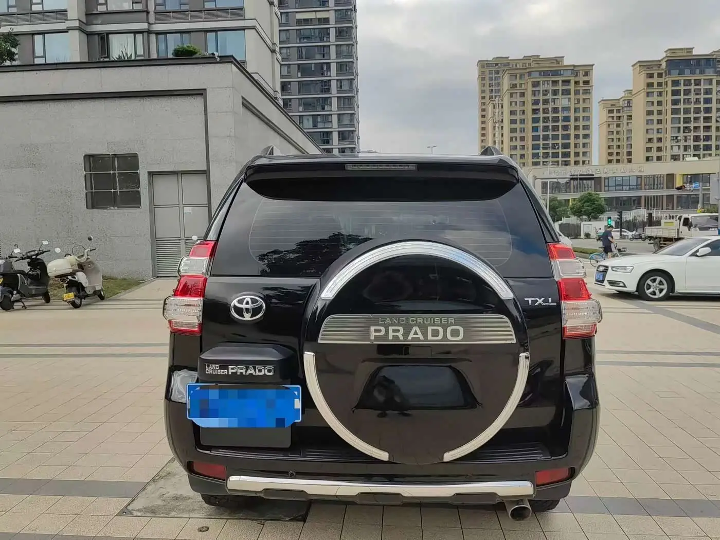 Toyota Prado 2016 — Photo 8/9