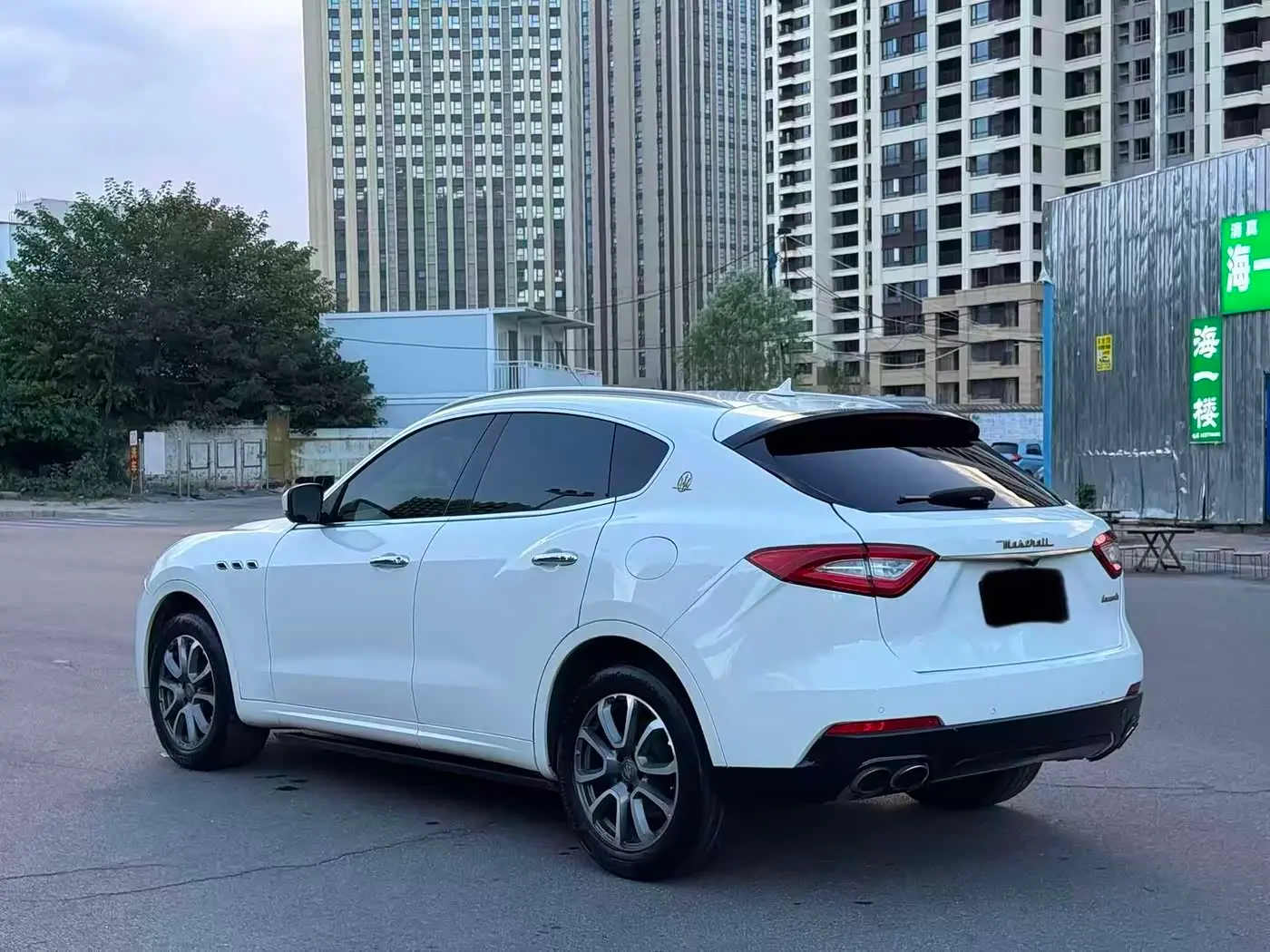 Maserati Levante 2017 — Фото 6/14