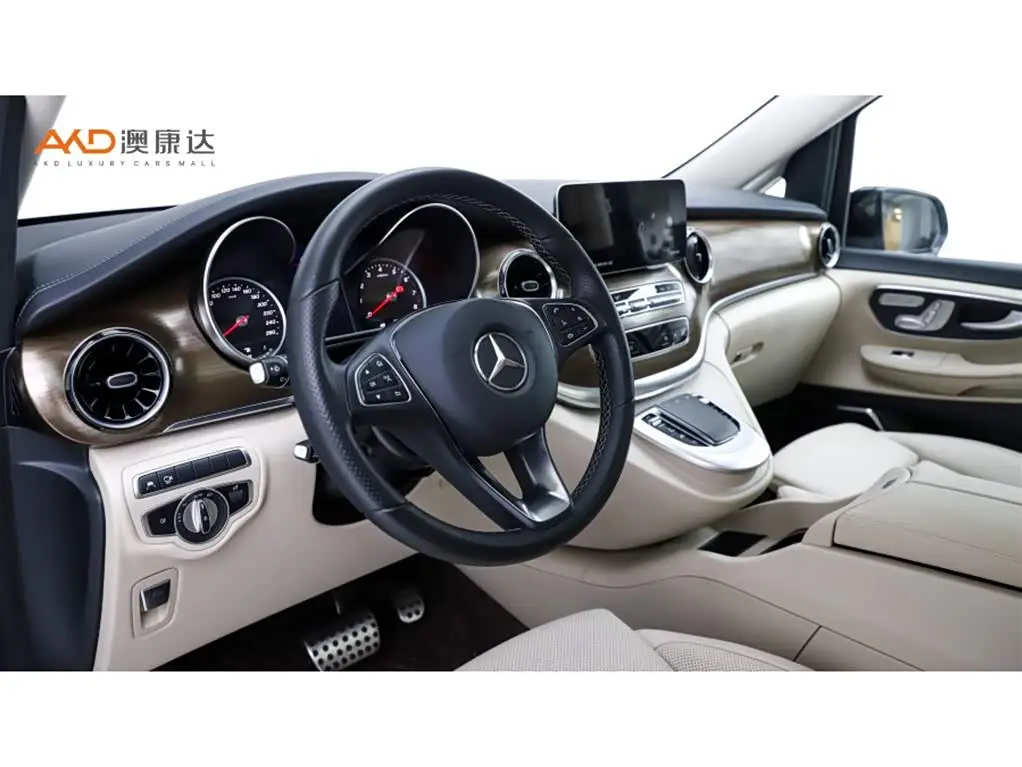 Mercedes-Benz V-Class 2023 — Фото 6/10