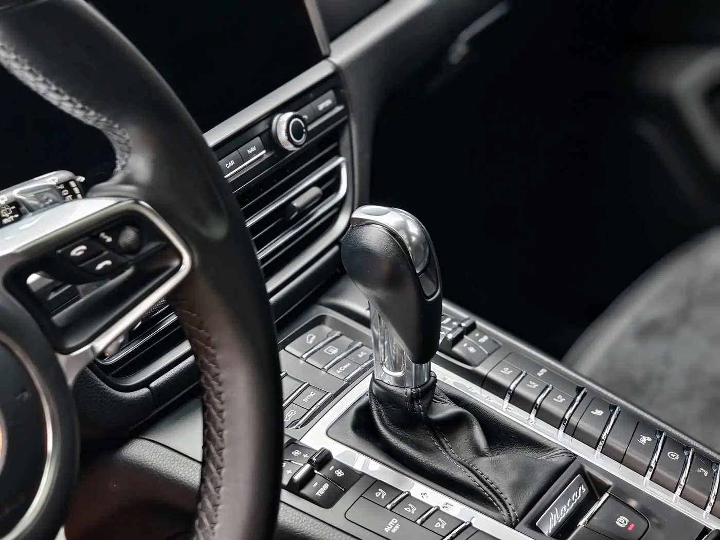 Porsche Macan 2019 — Фото 12/20