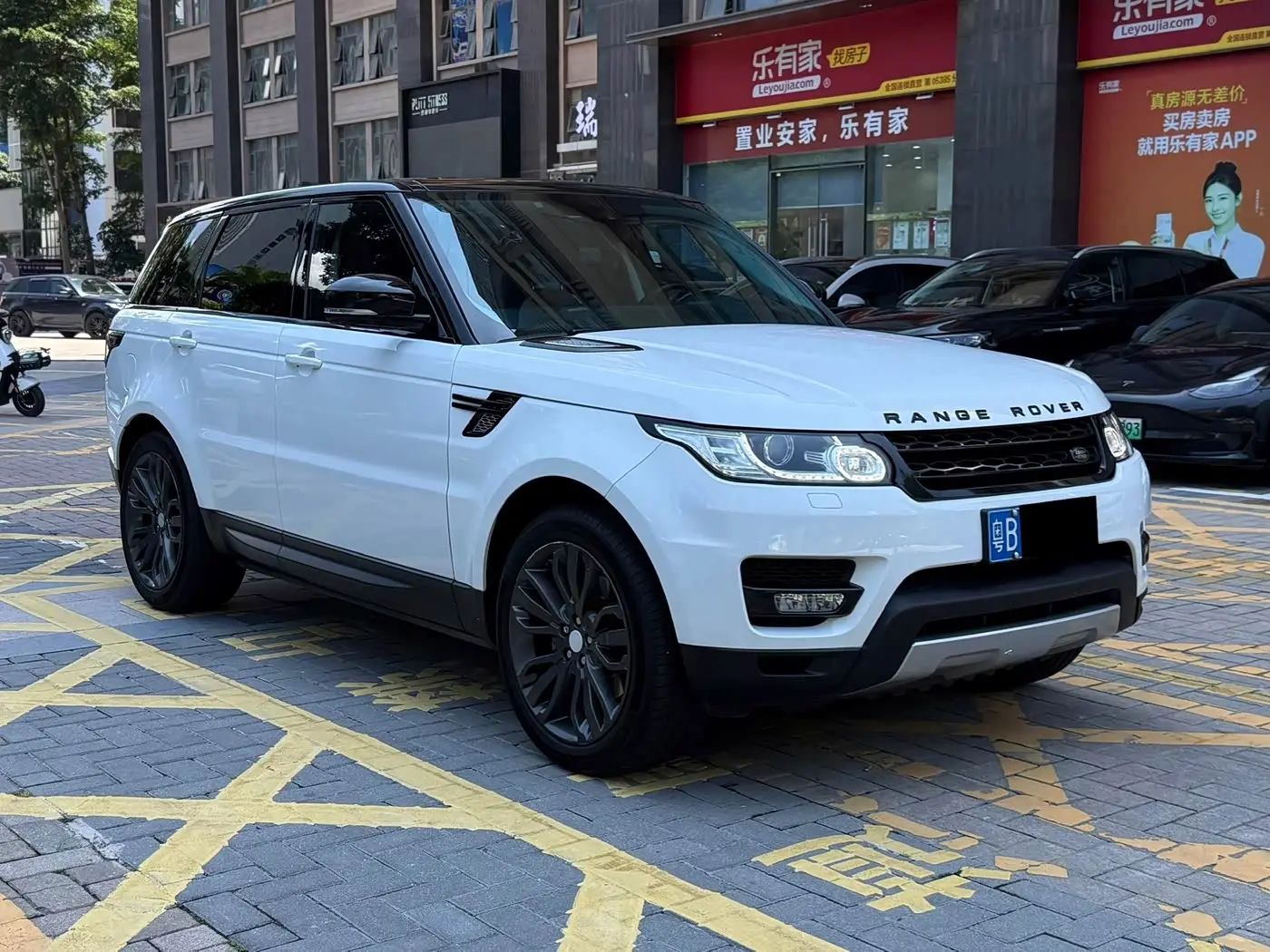 Land Rover Range Rover Sport 2015 — Photo 1/20