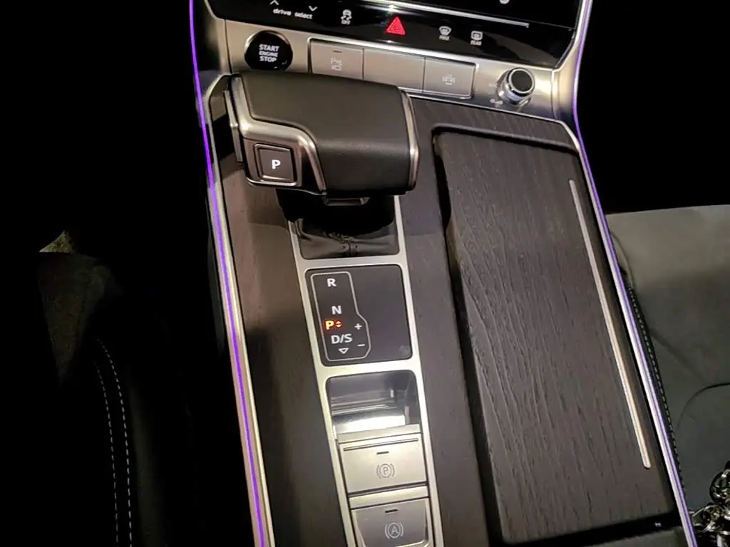 Audi A6L 2024 — Photo 10/20