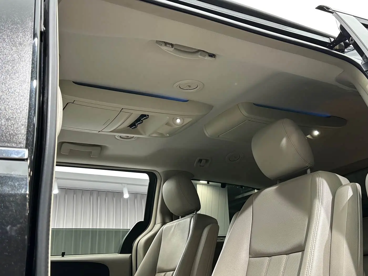 Chrysler Grand Voyager 2016 — Photo 17/20