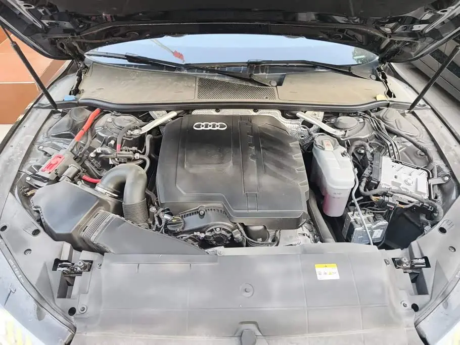 Audi A7L 2025 — Photo 10/16