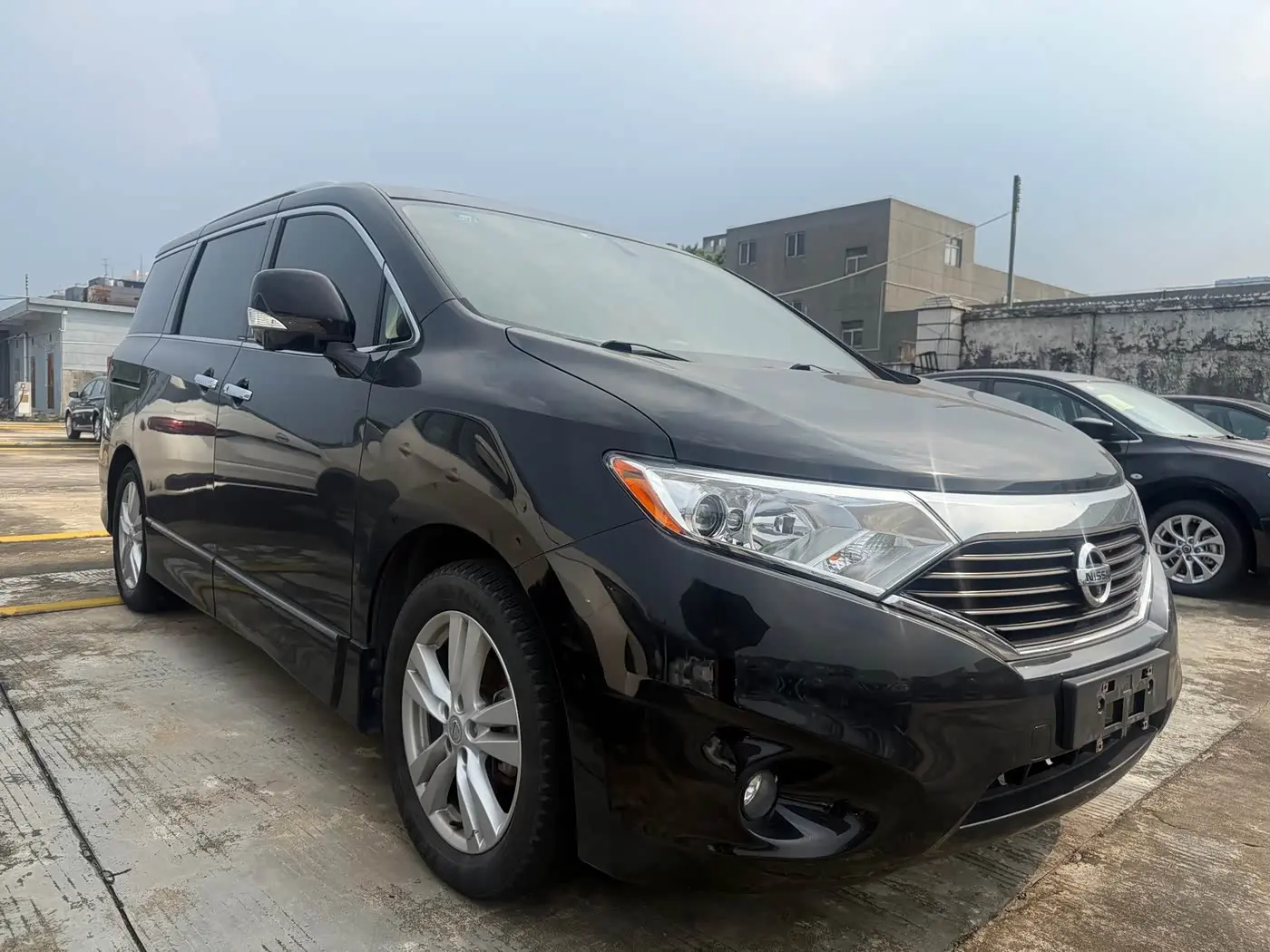 Nissan Quest 2016 — Фото 3/17