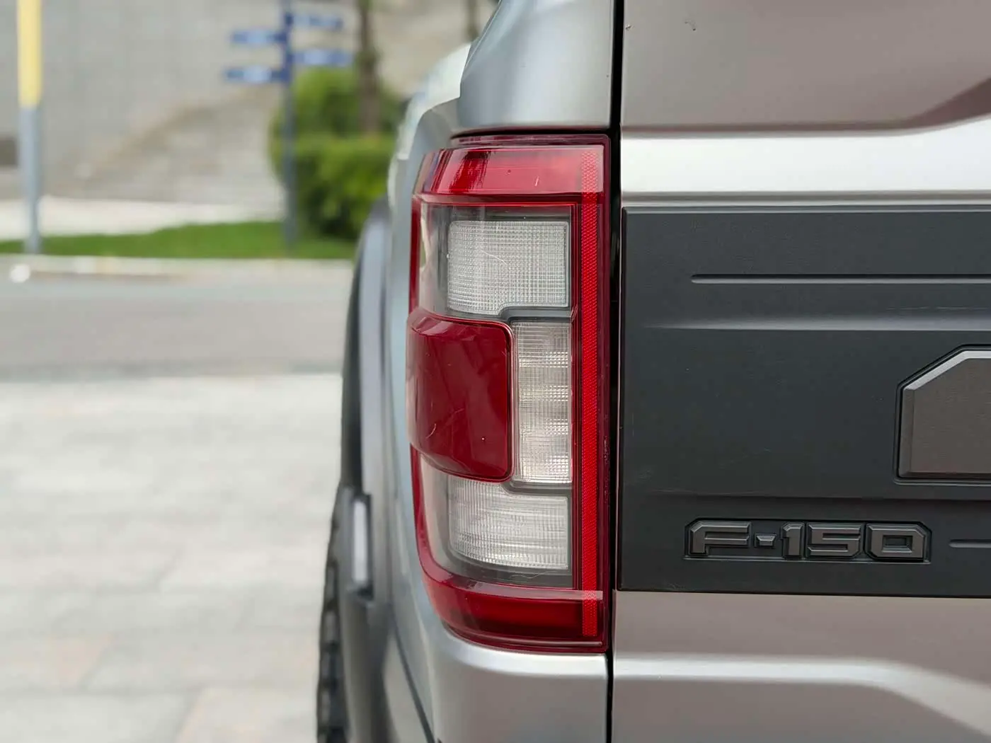 Ford F-150 Raptor 2023 — Photo 10/20
