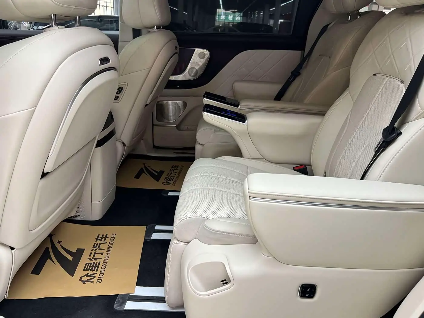 Voyah Auto Voyah Dreamer 2025 — Photo 18/20