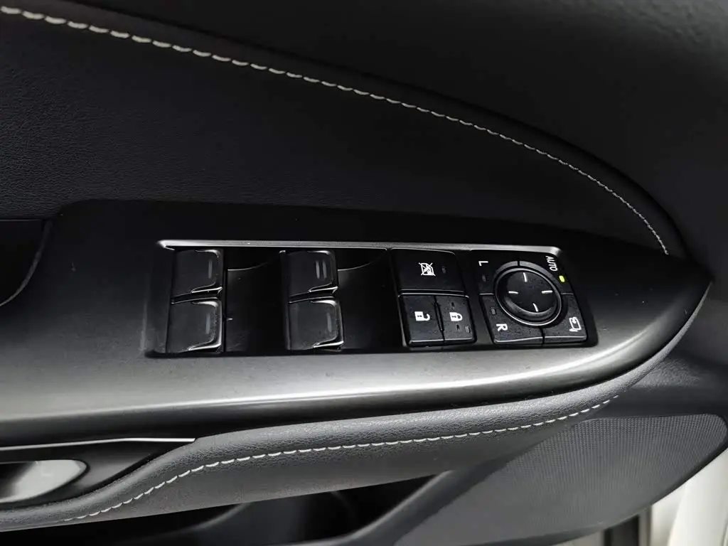 Lexus NX 2022 — Photo 9/20