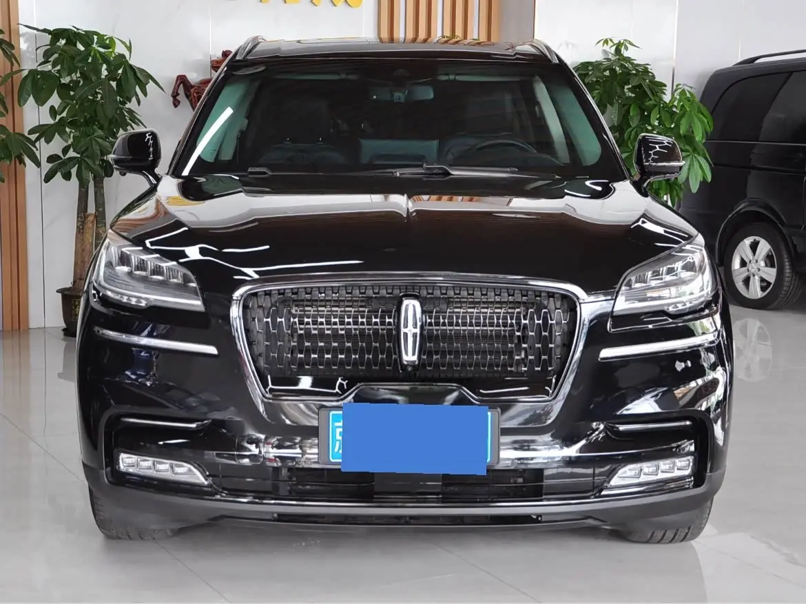 Lincoln Aviator 2022 — Photo 2/15
