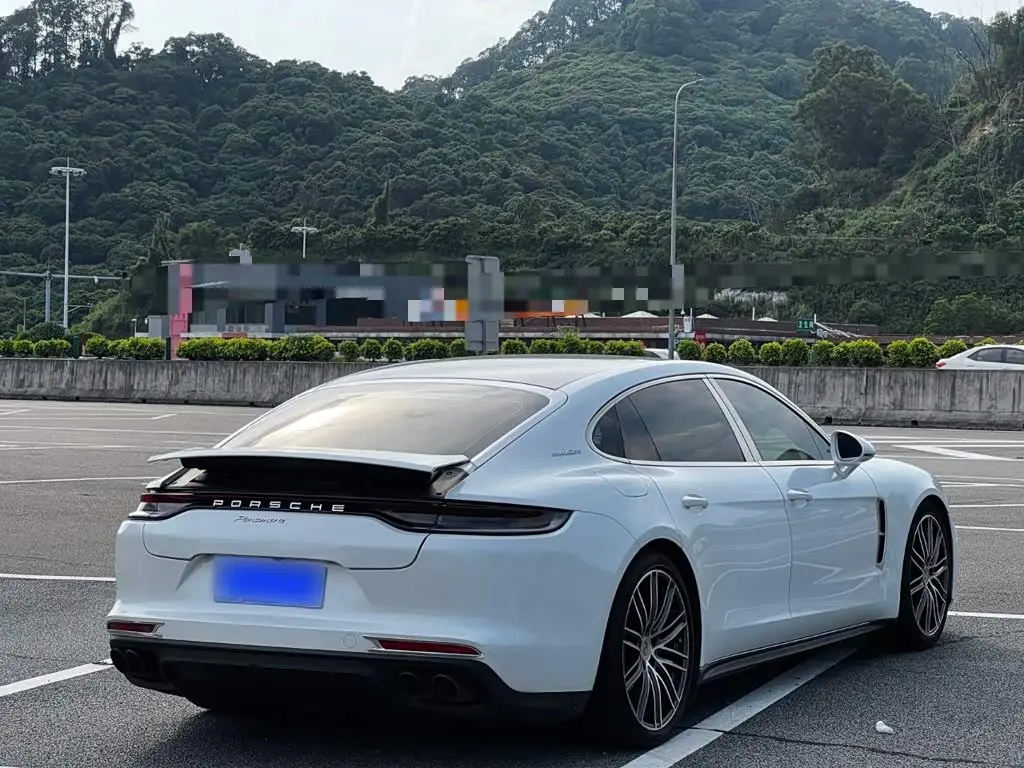 Porsche Panamera 2018 — Фото 7/20