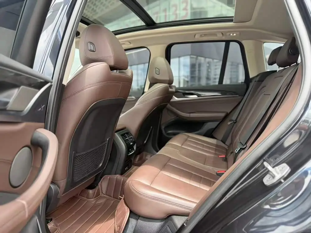 BMW X3 2021 — Photo 2/20
