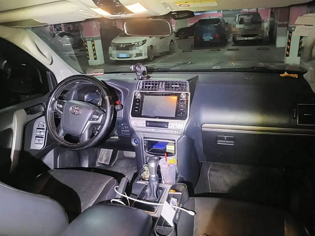 Toyota Prado 2020 — Photo 11/12