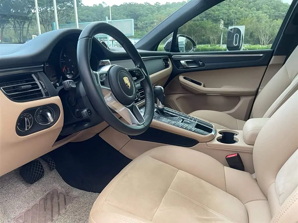 Porsche Macan 2021 — Фото 18/20