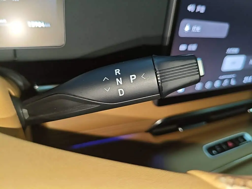 Voyah Auto Voyah Dreamer 2025 — Photo 13/19