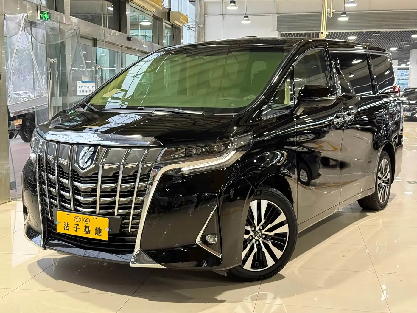 Toyota Alphard, 2019