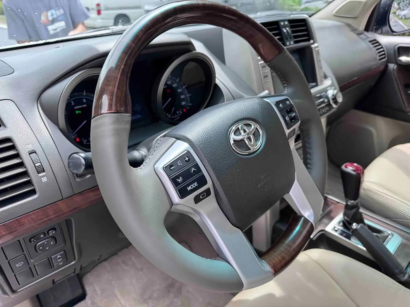 Toyota Prado 2011 — Photo 14/14