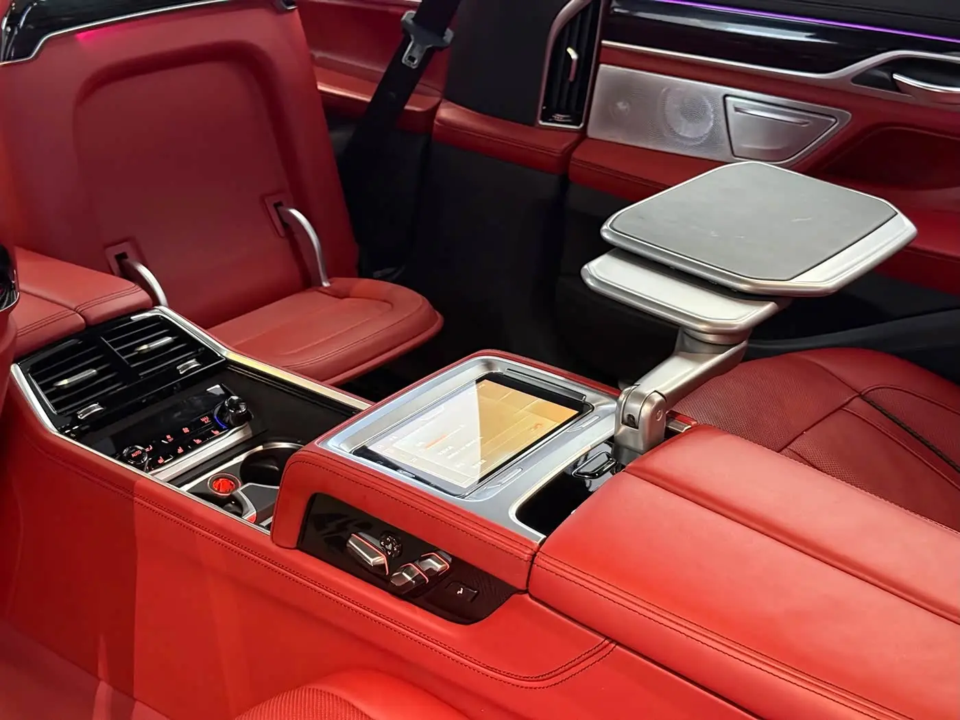 BMW 7 Series 2018 — Photo 11/19