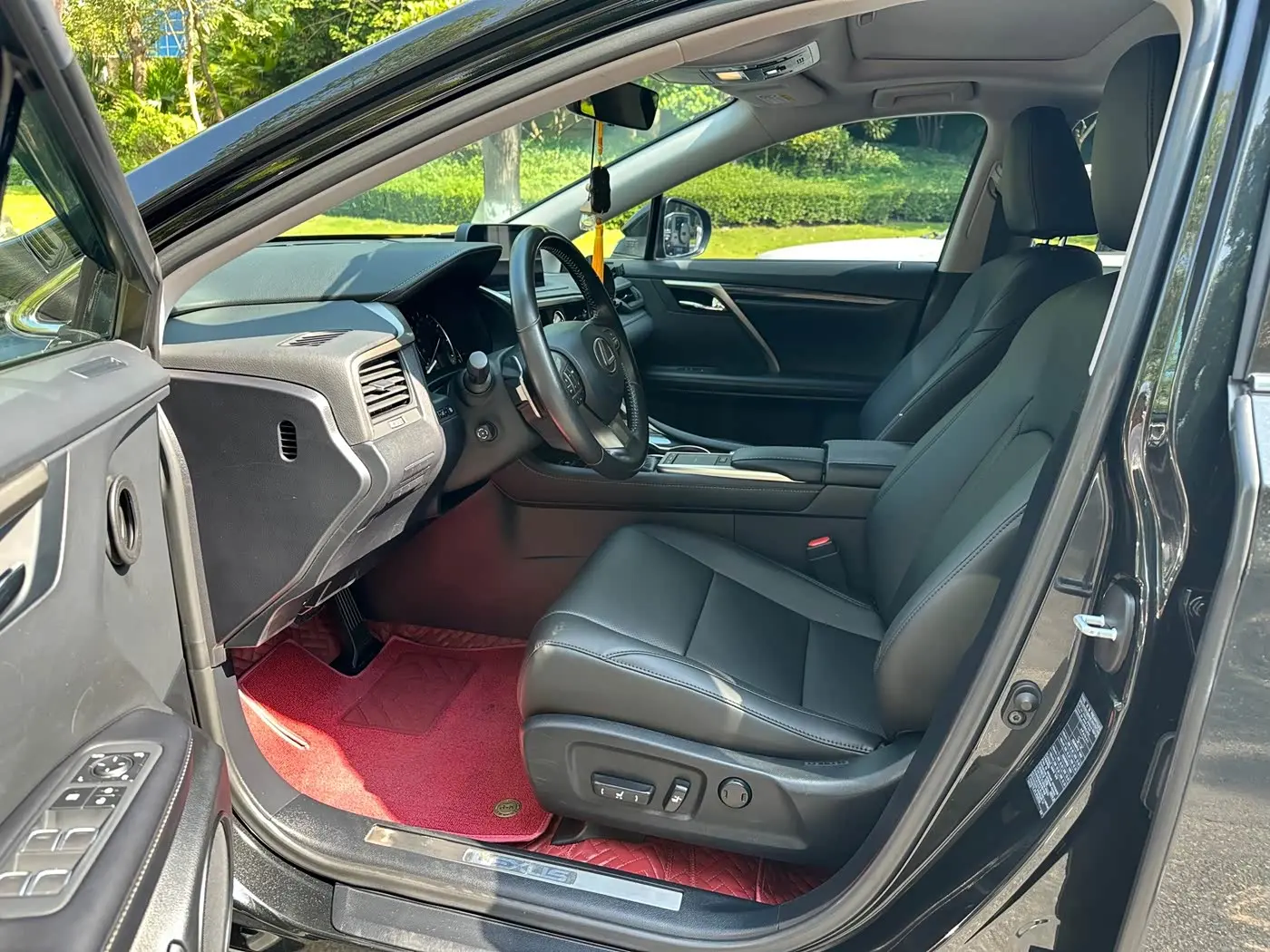 Lexus RX 2020 — Photo 4/9
