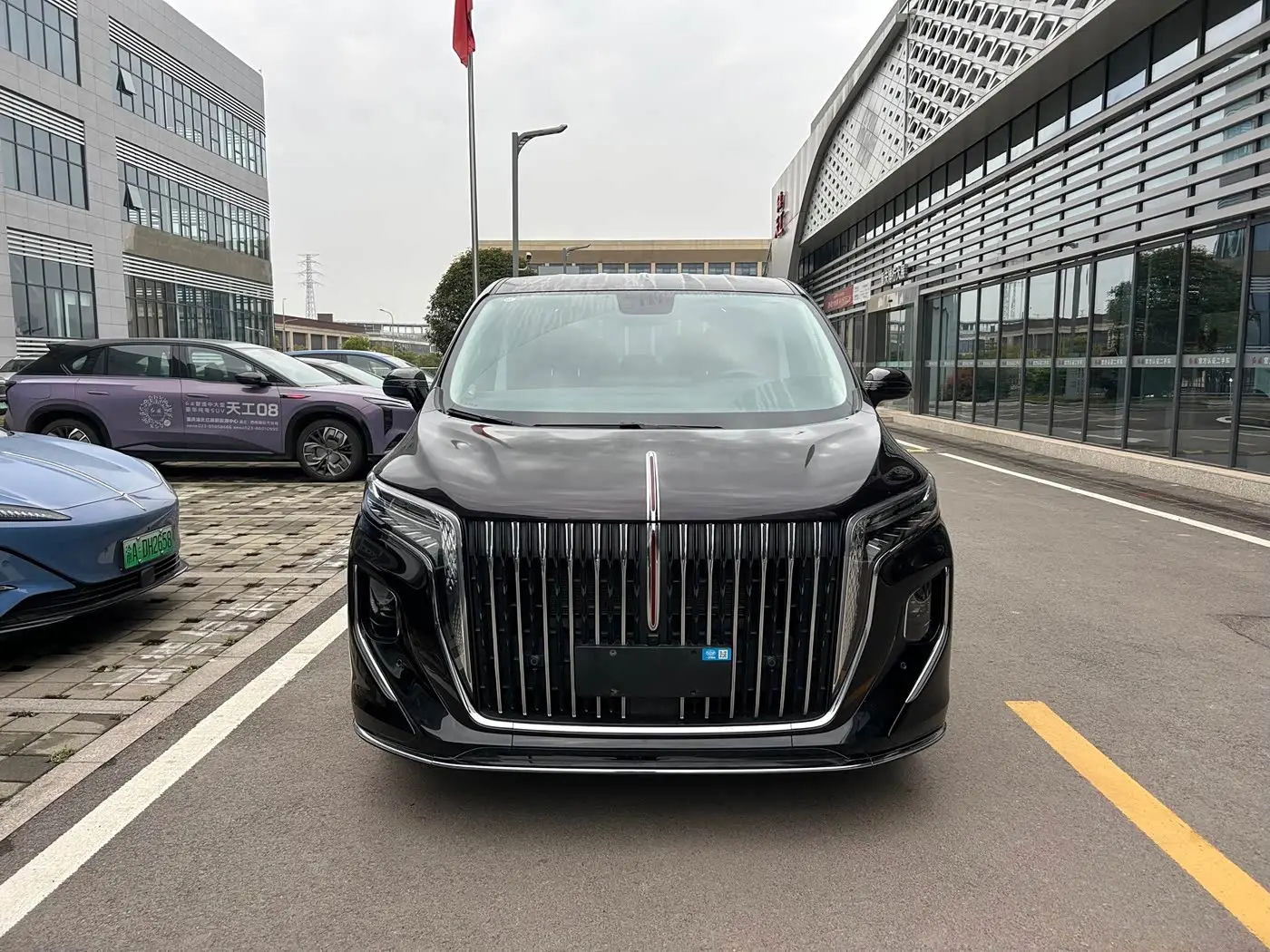 Hongqi HQ9 PHEV 2024 — Şəkil 2/16